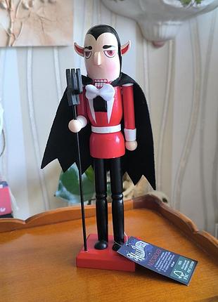 🧛‍♂️ деревянный чешуйчик-вампир дракула (halloween nutcracker) - 25 см