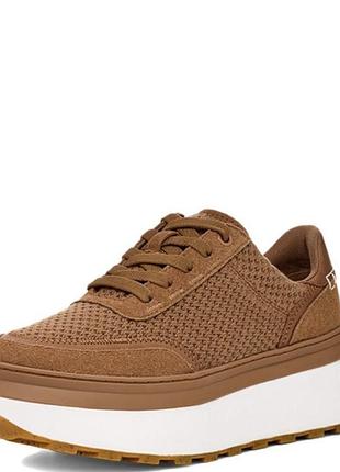 Це жіночі кросівки ugg marlin collection у кольорі «каштан» (chestnut) на високій платформі.розмір:38,40.матеріал: замш
