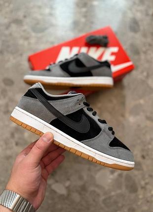 Стильные женские кроссовки nike sb dunk low pro dark smoke grey