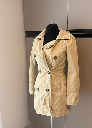 Пальто h&m жіноче бежевого кольору