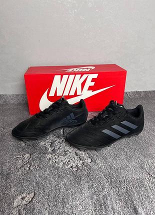 Бутсы adidas для юных спортсменов