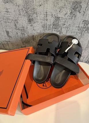 Трендові шльопанці hermes
