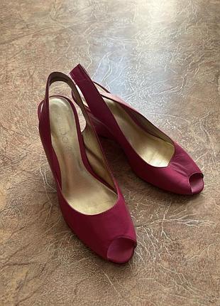 Жіночі туфлі aldo з відкритим носком