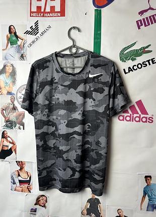 Оригинальная спортивная футболка nike