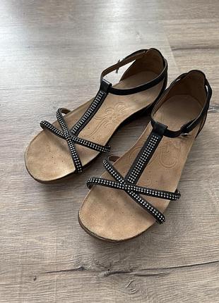 Босоніжки clarks