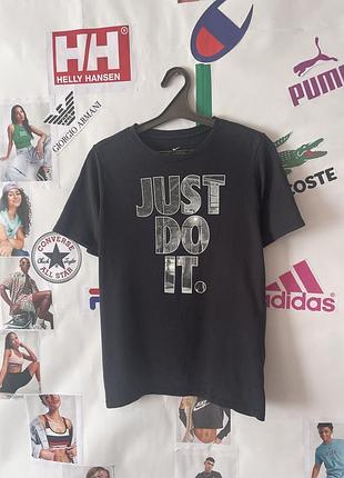 Оригінальнa футболка nike