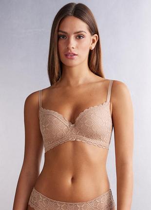 Базовий мереживний тілесний комплект білизни intimissimi