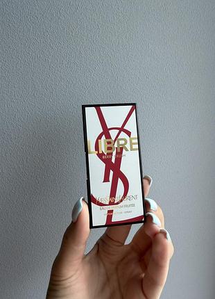 Парфюмерная вода yves saint laurent libre berry crush