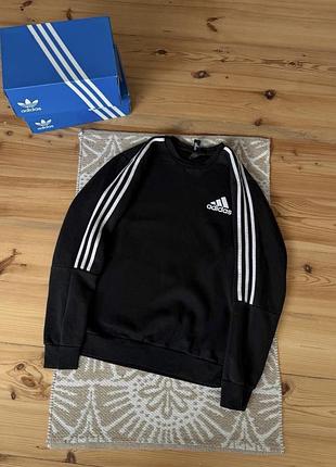 Черный свитшот adidas