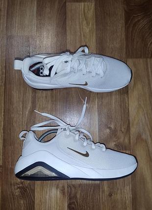 Женские кроссовки nike р.39
