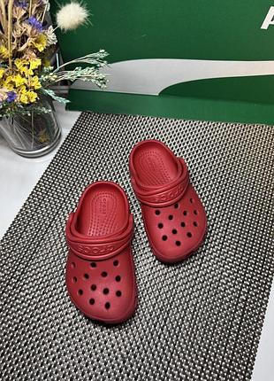 Оригінальні шльопанці crocs