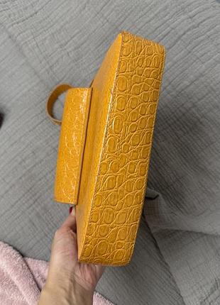 Яскрава сумка mango 3