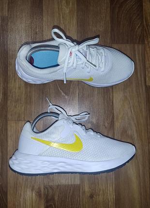 Женские кроссовки nike р.36
