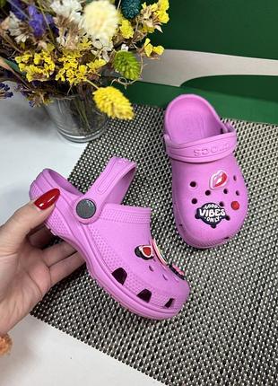 Оригінальні шльопанці crocs
