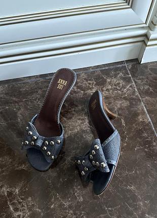 Anna sui оригінал