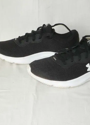 Кросівки under armour