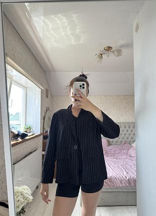 Трендовий чорний піджак у смужку ✨ розмір s–m стан 9/10, одягався кілька разів