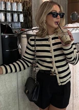 Класні чорні шорти бермуди zara
🤩🤩🤩🤩🤩🤩🤩🤩🤩🤩🤩