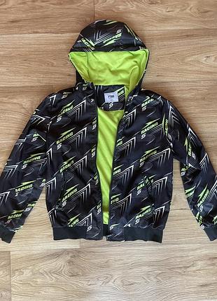 Дитяча спортивна вітровка f26 collection  на 12 років.