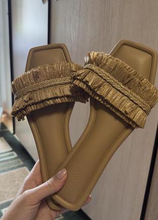 Шлопанці primark