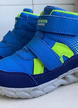 Черевики демі skechers 24/25р. світяться