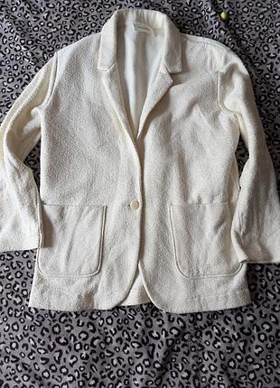American vintage піджак вогонь молочного кольору. розмір с. оверсайз.