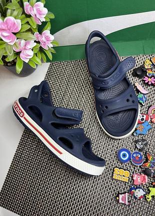 Оригінальні босоніжки crocs