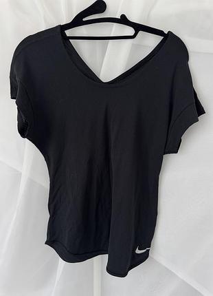 Футболка легка чорна спортивна nike
