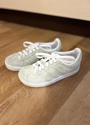 Дитячі кросівки adidas gazelle, розмір 28, устілка 19,5 см