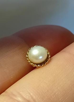 Сережка пусета одна винтаж золото 375, 9ct, натуральная жемчужина, 0,4гр