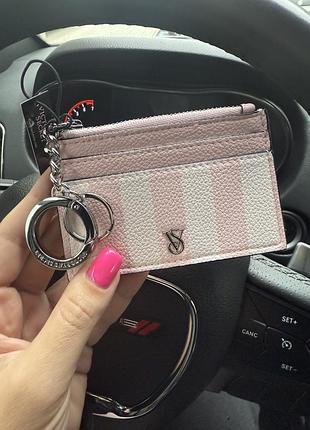 Візитниця victoria's secret the victoria card case keychain iconic stripe