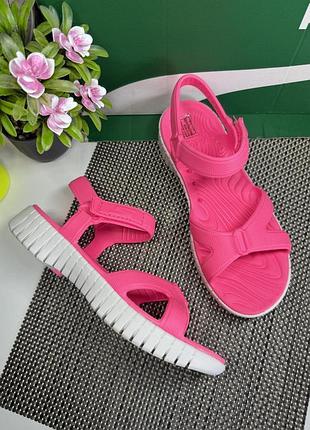 Оригинальные босоножки резиновые skechers на липучке