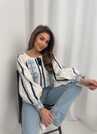 Вишиванка жіноча