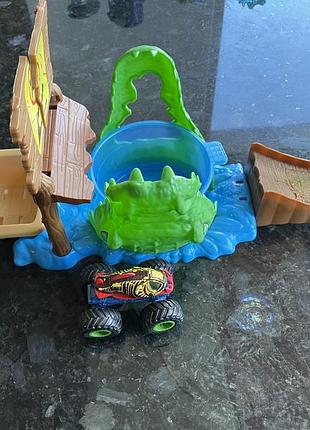 Трек hot wheels, крокодил. монстертрак машинка