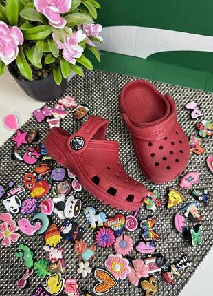 Оригінальні шльопанці crocs