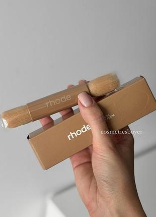Rhode pocket brush роуд компактний двосторонній пензель пензлик для макіяжу бронзера румʼян пудри