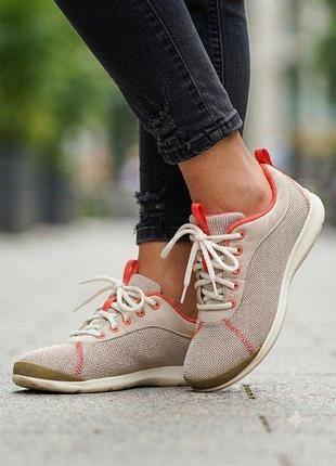 Кроссовки clarks