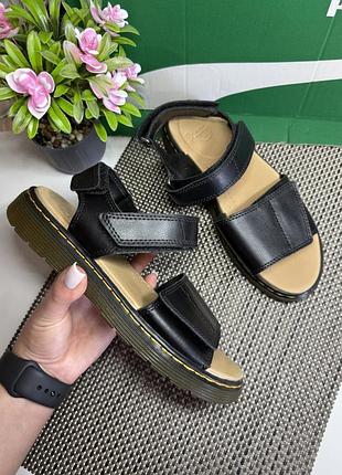 Оригінальні шкіряні босоніжки dr. martens
