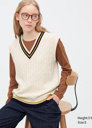 В’язаний жилет молочно білий uniqlo з v-подібним вирізом preppy