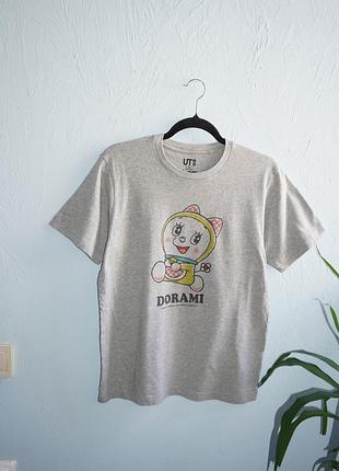 Сіра футболка uniqlo x doraemon із зображенням дорамі