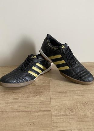 Шкіряні футзалки adidas adinova in — розмір 44.5-45 (устілка 30.5 см)