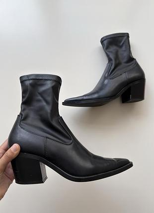 Чоботи жіночі zara козаки гострий носок
