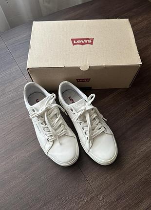 Білі класичні базові кеди levi’s 38 розміру