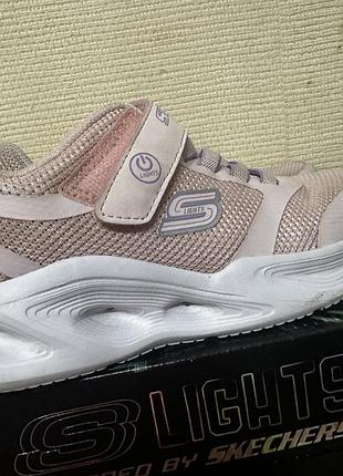 Кросівки на дівчинку skechers