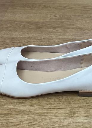 Шкіряні туфлі clarks в ідеальному стані. 38 розмір.
