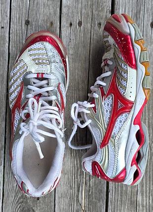 ​⚡ женские кроссовки mizuno wave lightning 6 (оригинал)39 размер
​