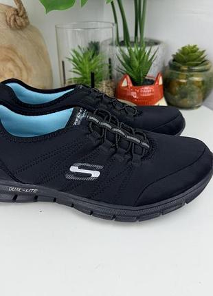 Skechers кросівки зручні