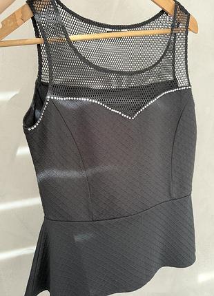 Вишуканий топ з баскою guess