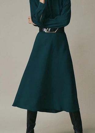Зеленое платье миди бренда massimo dutti