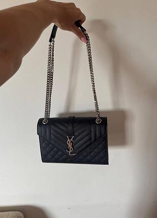 Сумка saint laurent envelope medium embossed leather